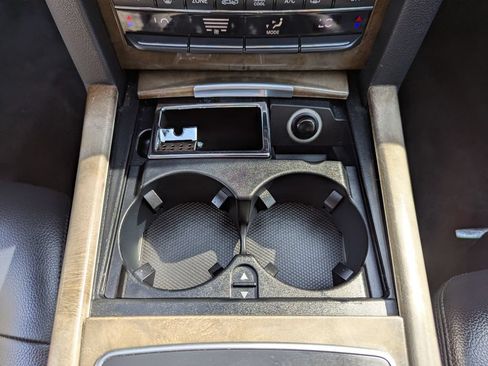 Used 2010 Mercedes-Benz E 350 4MATIC Sedan image 27