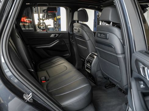 Used 2022 BMW X5 xDrive40i w/ M Sport Package AWD/4WD image 47