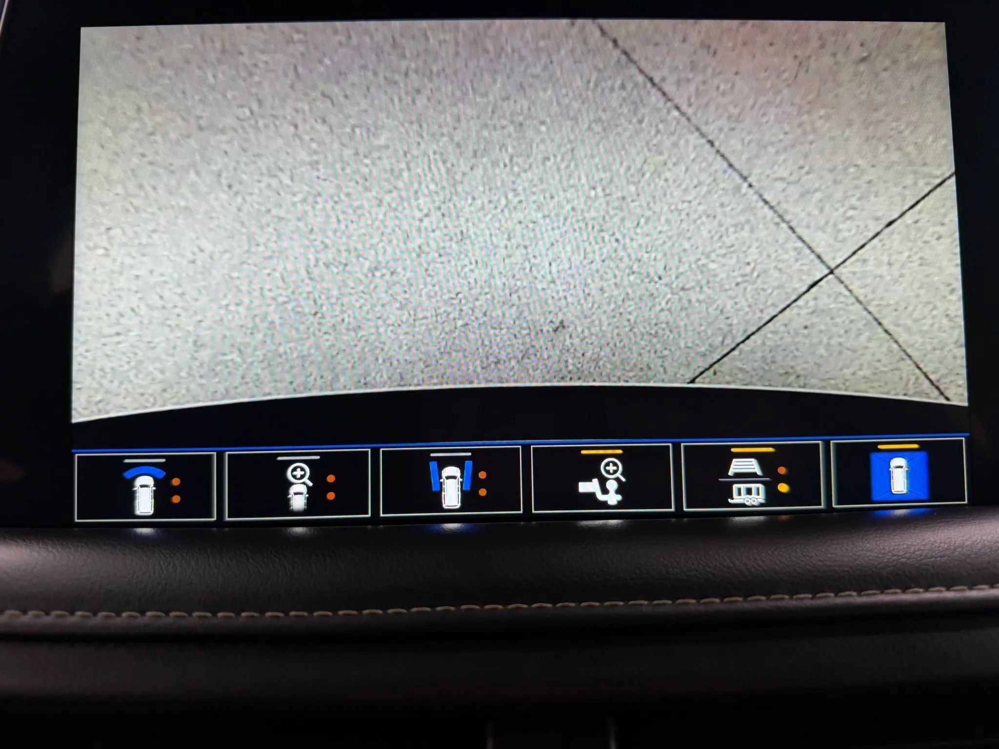 Used 2021 GMC Yukon SLT w/ Rear Media and Nav Package AWD/4WD image 32