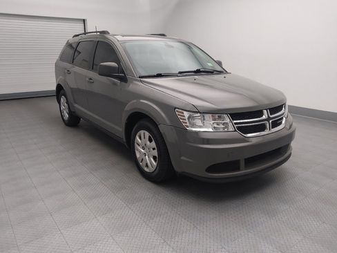 Used 2019 Dodge Journey SE FWD image 13