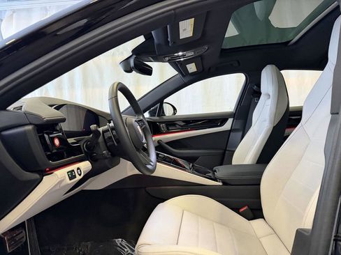 Certified 2025 Porsche Panamera 4 image 5