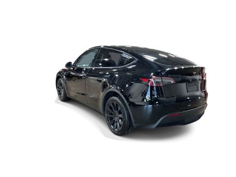 Certified 2023 Tesla Model Y AWD image 4