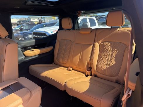 New 2026 Jeep Grand Wagoneer Summit AWD/4WD image 30