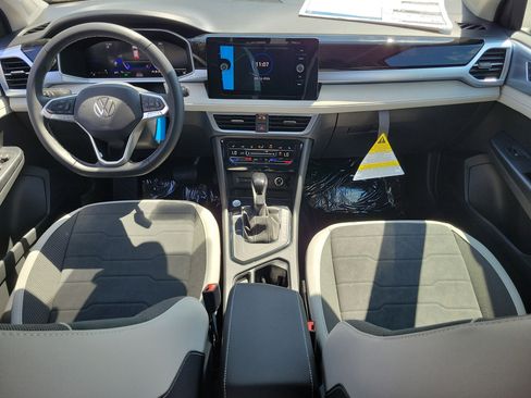 New 2026 Volkswagen Taos SE FWD image 2