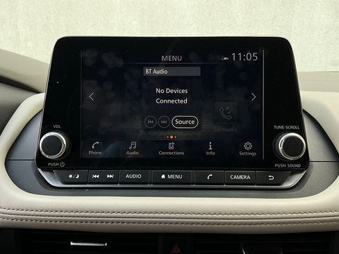 Used 2025 Nissan Rogue SV image 29