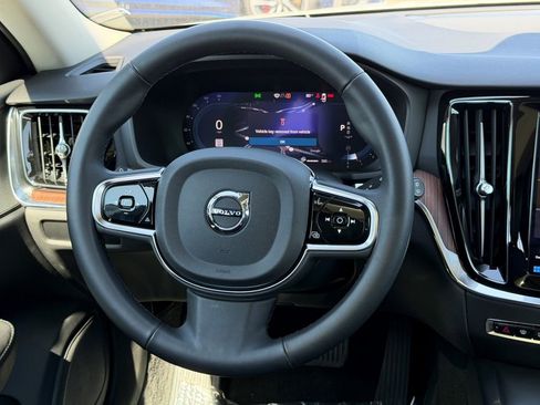 Used 2024 Volvo V60 B5 Cross Country Plus AWD/4WD image 22