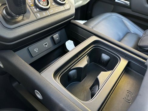 Used 2024 Land Rover Defender 110 V8 image 17