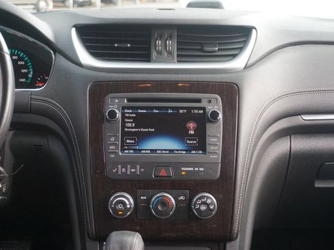 Used 2016 Chevrolet Traverse LT w/ Style and Technology Package image 26
