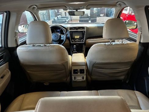 Used 2018 Subaru Outback 2.5i Limited AWD/4WD image 9