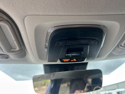 Used 2025 Toyota Corolla LE image 18