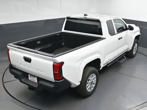 Used 2025 Toyota Tacoma SR image 33
