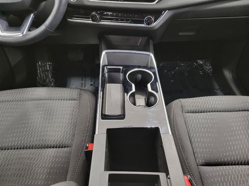 Used 2025 Chevrolet Equinox LT w/ Safety and Technology Package image 16