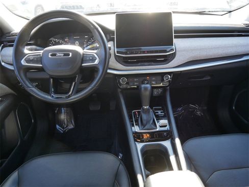 Used 2022 Jeep Compass Latitude image 13