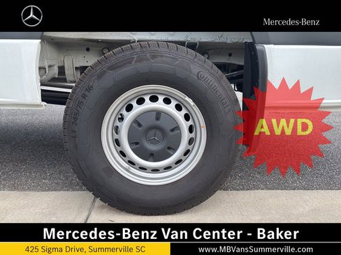 Used 2024 Mercedes-Benz Sprinter 2500 image 11