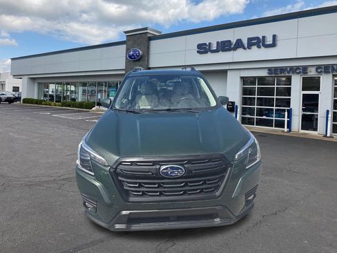 Used 2023 Subaru Forester Premium AWD/4WD image 8