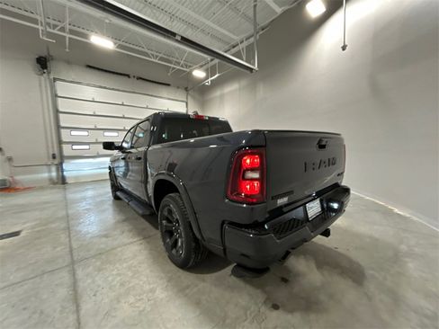 New 2026 RAM 1500 4x4 Crew Cab image 8