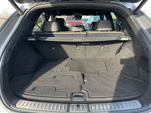 Used 2023 Genesis GV70 2.5T w/ Sport Prestige Package image 12