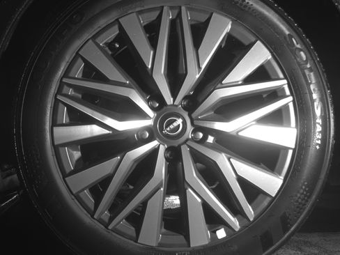 Used 2025 Nissan Altima 2.5 SV FWD image 11