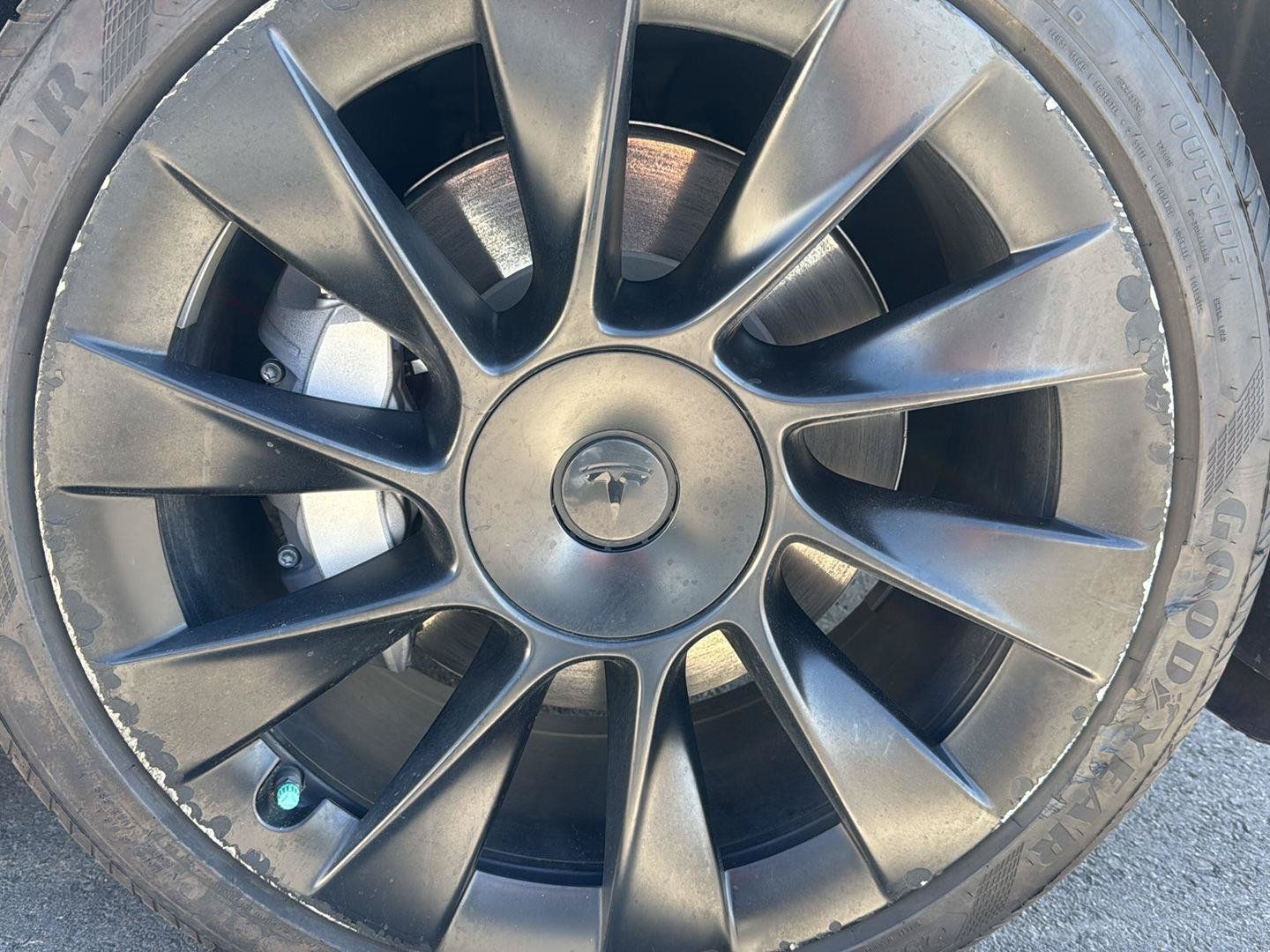 Used 2024 Tesla Model Y Long Range AWD/4WD image 10