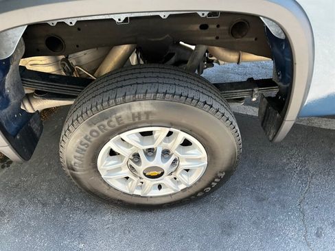 Used 2024 Chevrolet Silverado 2500 W/T w/ WT/CX Safety Package AWD/4WD image 15