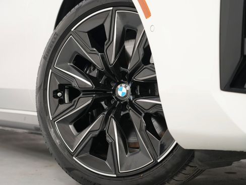 Used 2023 BMW i7 xDrive60 w/ Executive Package 2 AWD/4WD image 68