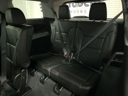 Used 2023 GMC Acadia AT4 w/ Preferred Package image 36