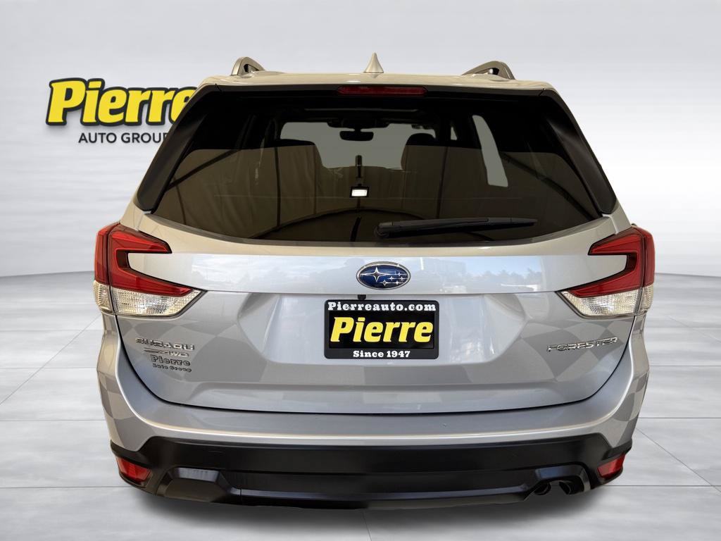 Used 2022 Subaru Forester Premium AWD/4WD image 3