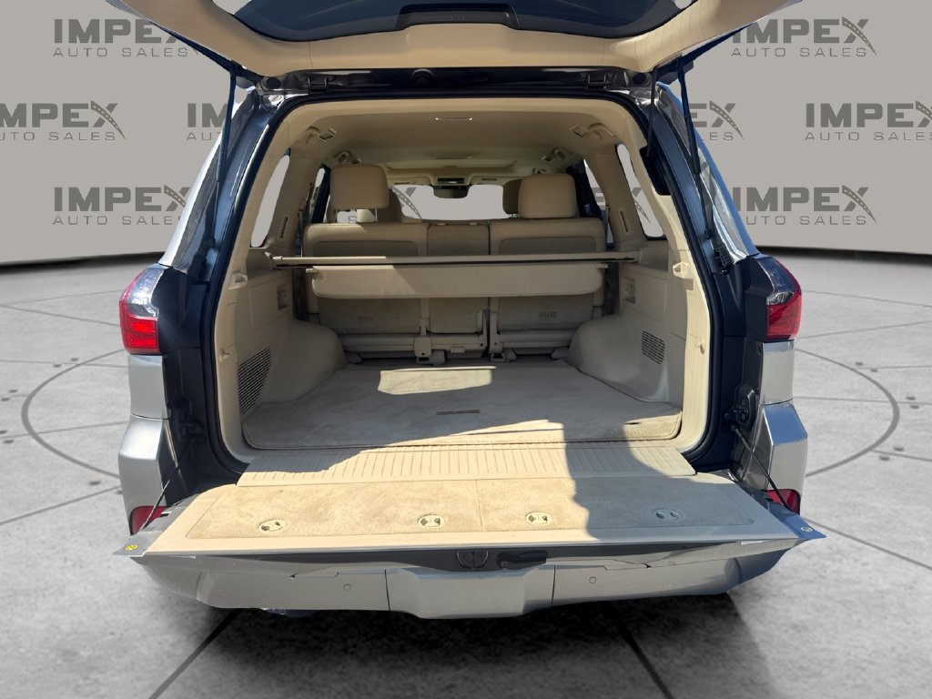 Used 2019 Lexus LX 570 4WD w/ Luxury Package image 26