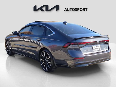 Used 2023 Honda Accord Touring image 10