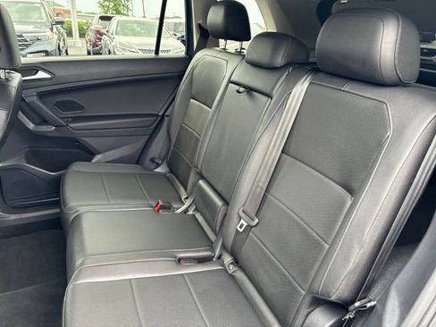 Used 2019 Volkswagen Tiguan SEL AWD/4WD image 15