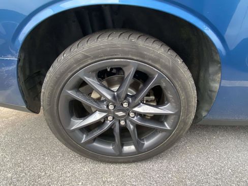 Used 2022 Dodge Challenger SXT w/ Plus Package image 10