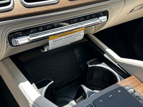 New 2026 Mercedes-Benz GLS 450 4MATIC image 31