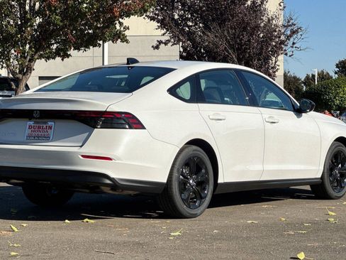 New 2025 Honda Accord SE image 4