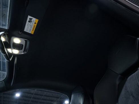 Used 2019 McLaren 600LT RWD image 21
