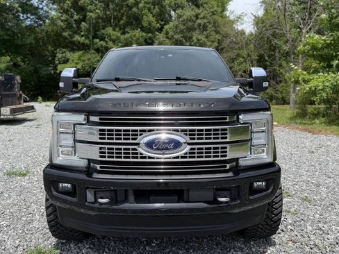 Used 2018 Ford F250 Platinum w/ Platinum Ultimate Package AWD/4WD image 2