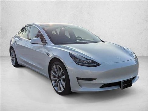 Used 2018 Tesla Model 3 Long Range image 3