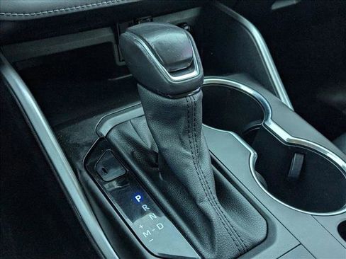 Used 2021 Toyota Highlander XLE image 11