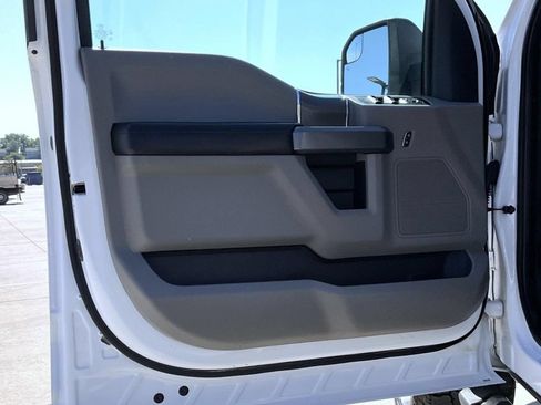 Used 2019 Ford F150 XLT w/ Equipment Group 302A Luxury AWD/4WD image 9