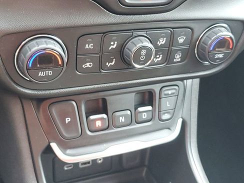 Certified 2020 GMC Terrain SLE w/ Convenience Package FWD image 26