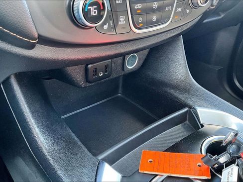 Used 2019 Chevrolet Traverse LT w/ LPO, Floor Liner Package AWD/4WD image 34