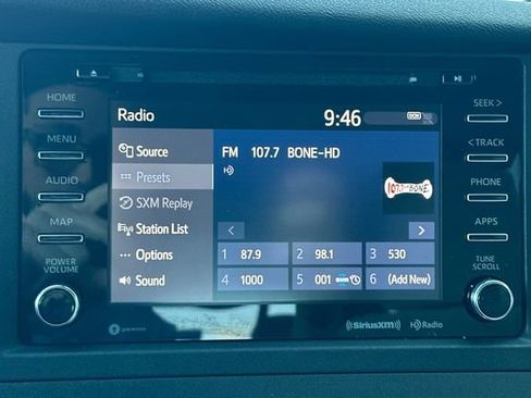 Used 2020 Toyota Sienna LE w/ Carpet Mat Package image 22