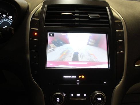 Used 2019 Lincoln MKC Select w/ Select Plus Package FWD image 19