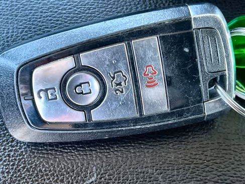 Used 2020 Ford Fusion SE image 21