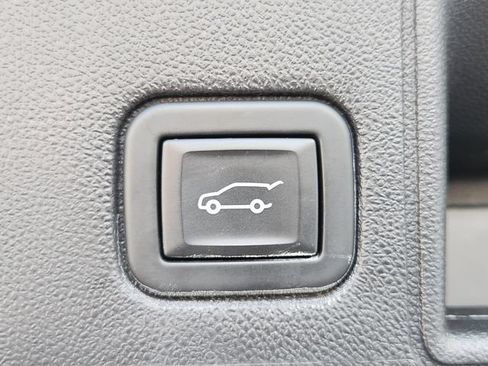 Used 2024 GMC Terrain SLT FWD image 35