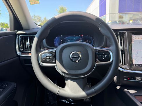 Certified 2025 Volvo V60 B5 Cross Country Plus AWD/4WD image 17