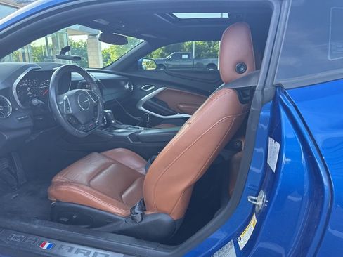 Used 2016 Chevrolet Camaro SS RWD image 7