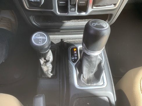 Used 2018 Jeep Wrangler Unlimited Sport S image 19