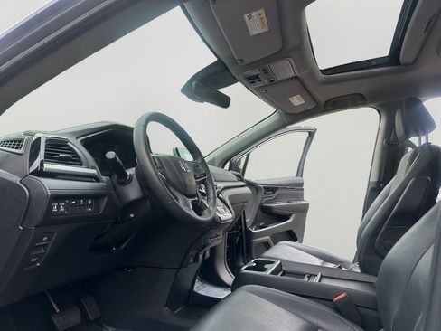 Used 2023 Honda Odyssey Touring image 9