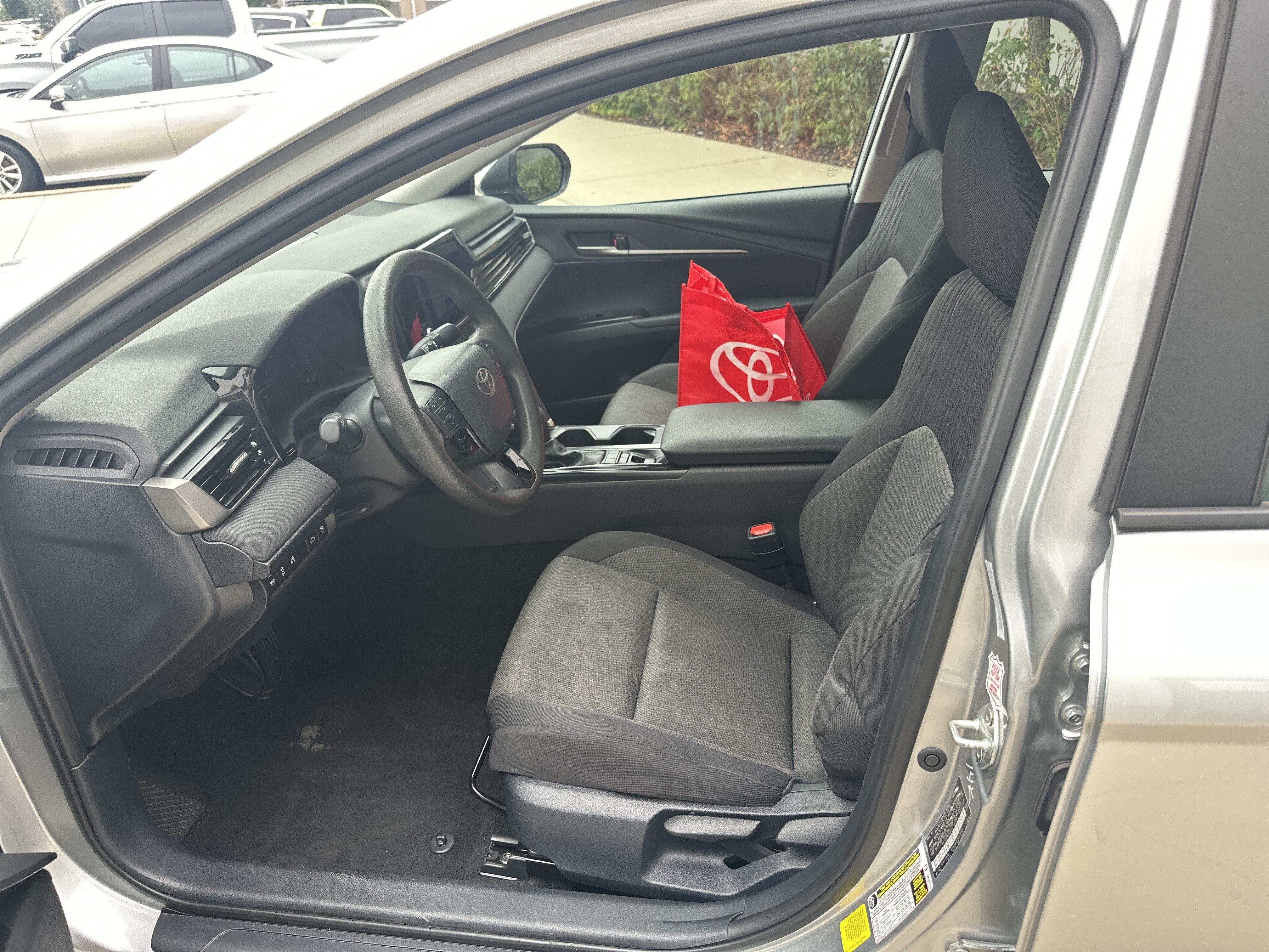 Used 2025 Toyota Camry LE FWD image 16