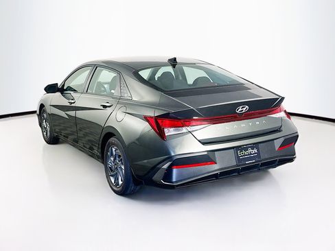 Used 2024 Hyundai Elantra SEL image 5